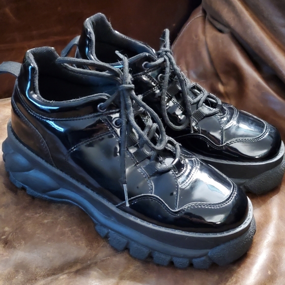 Asos Men's Black Patent Faux Leather Platform Running Shoes - Picture 2 of 6